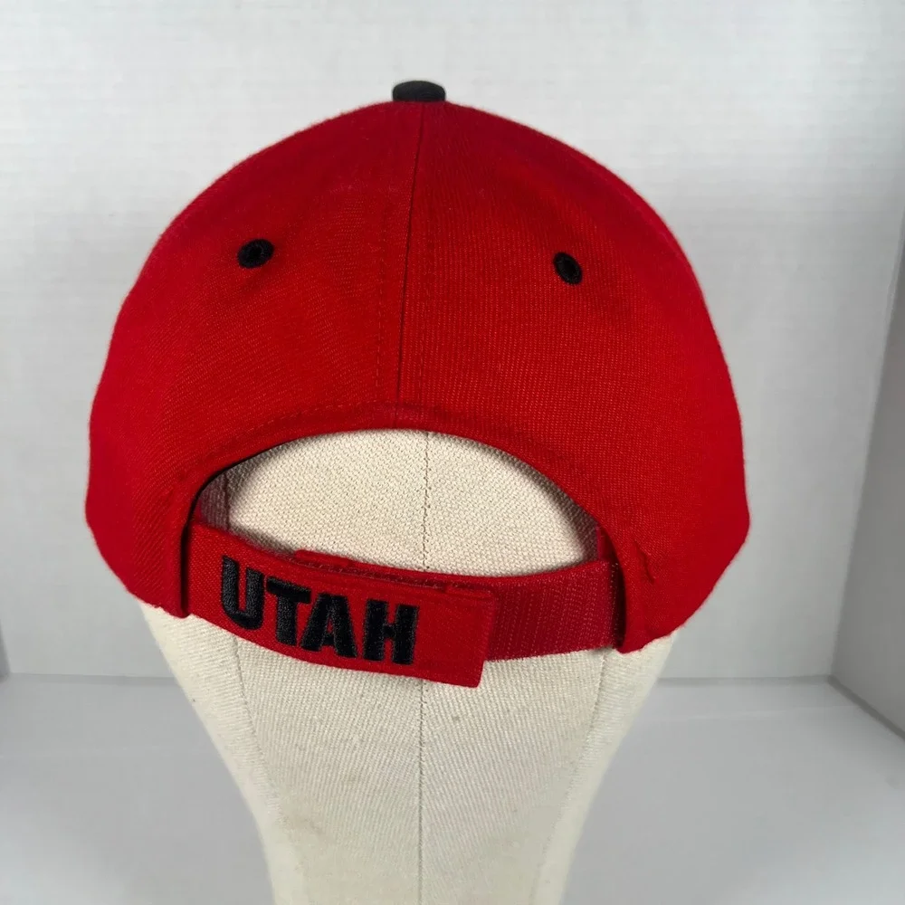 Nike Team‎ University of Utah Utes Red Adjustable Baseball Hat Cap